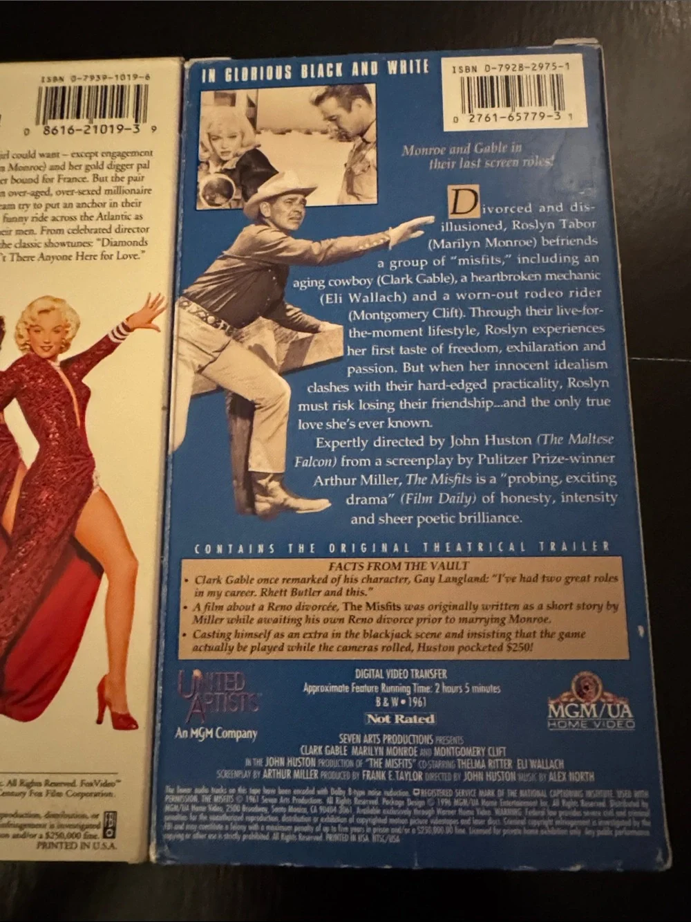 Marilyn Monroe VHS 📼 lot of 2 movies _ The MISFITS & Gentlemen Prefer Blondes 💫
